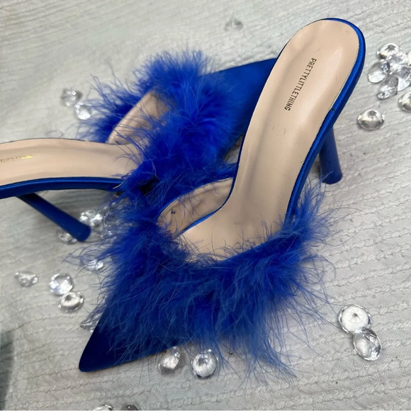 PrettyLittleThing feather sandals - Picture 4 of 5